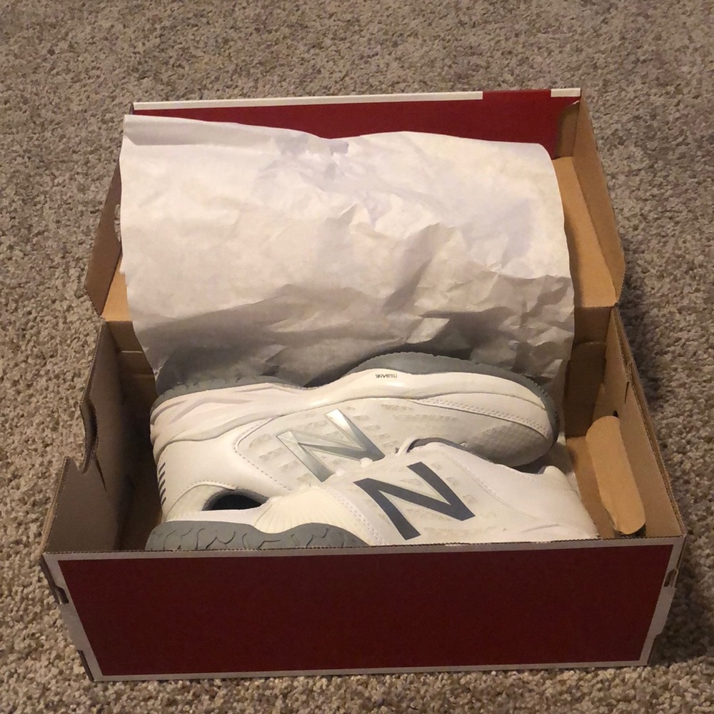 BRAND NEW New Balance Women’s Sneakers